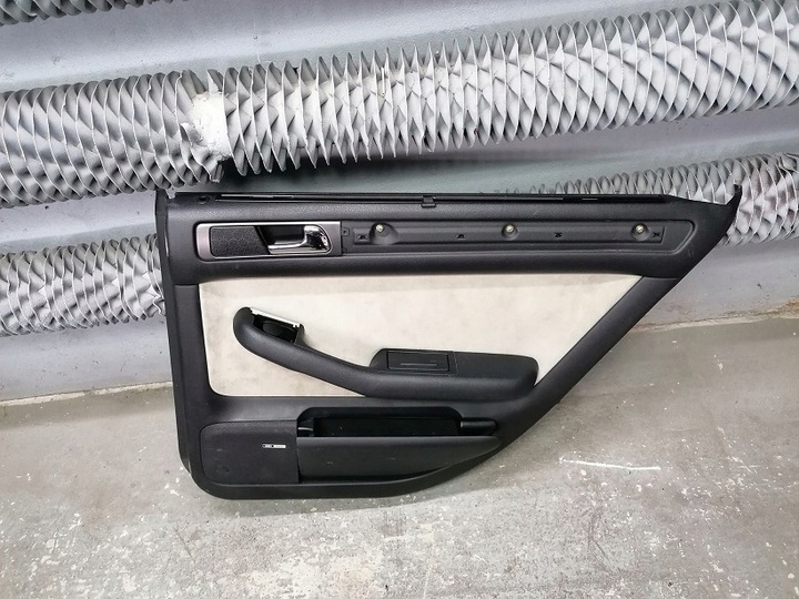 фото №1, Audi оригинальный номер правые зад alctantara bose