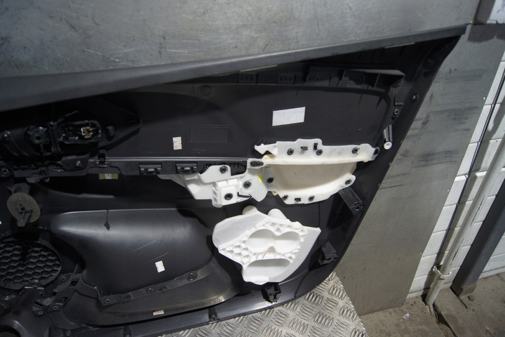 фото №12, Боковина двері лівий перед clio iv 8090184552r