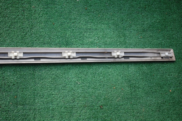 фото №10, Mercedes w203 молдинг двері права перед 130cm