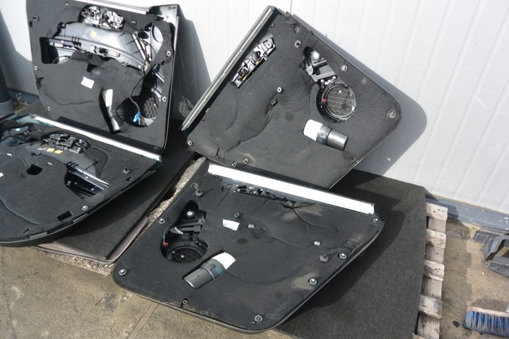 фото №16, Боковина дверь kpl кожа bose audi q7 4l uk