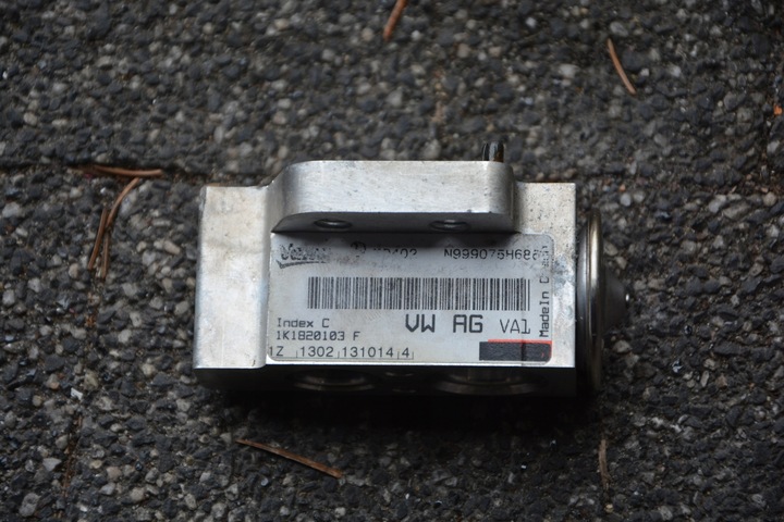 фото №1, Клапан расширительный vw sharan lc9x 1k1820103f