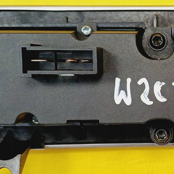 фото №11, Переключатель подогрева сидений mercedes benz c w203 2038215681 nr228