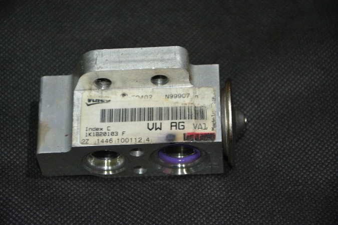 фото №11, Клапан расширительный vw sharan lc9x 1k1820103f