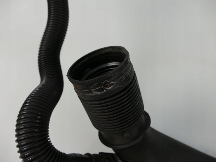 фото №5, Bmw e92 e93 335i 3.0 шланг воздуха труба e90