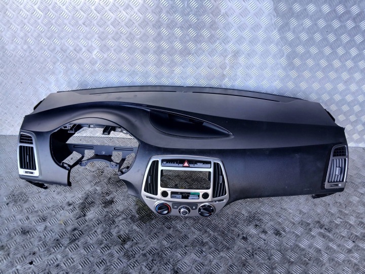 фото №9, Hyundai i20 i рестайлінг торпедо роздавальна капот pulpit air bag ремені 12-14