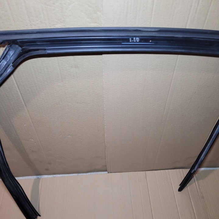 фото №7, Audi q5 ii sportback 17-24r уплотнитель стёкла двери левые зад 80f839431
