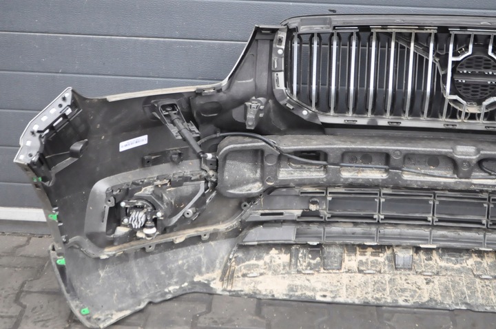 фото №10, Volvo xc40 бампер перед переднє комплектний w кольорі 727