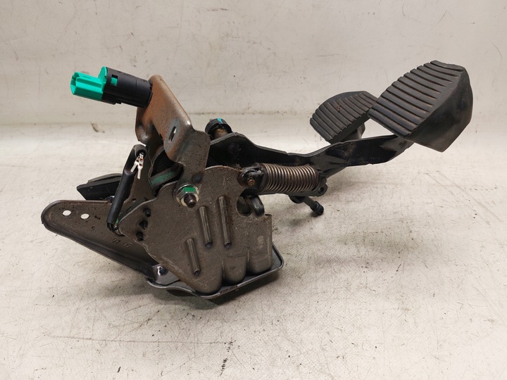 фото №7, Педаль гальма зчеплення peugeot 207 hb 1.4 16v