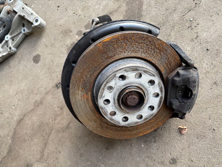 фото №1, Volkswagen golf vi 6 1.6 8v ступиця поворотна опора праві перед комплектна