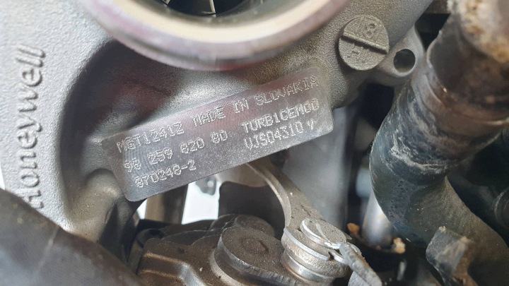 фото №12, Peugeot 2008 i 18r двигун 1.2 vti 10xvaz thp hn05 102tyśkm. комплект