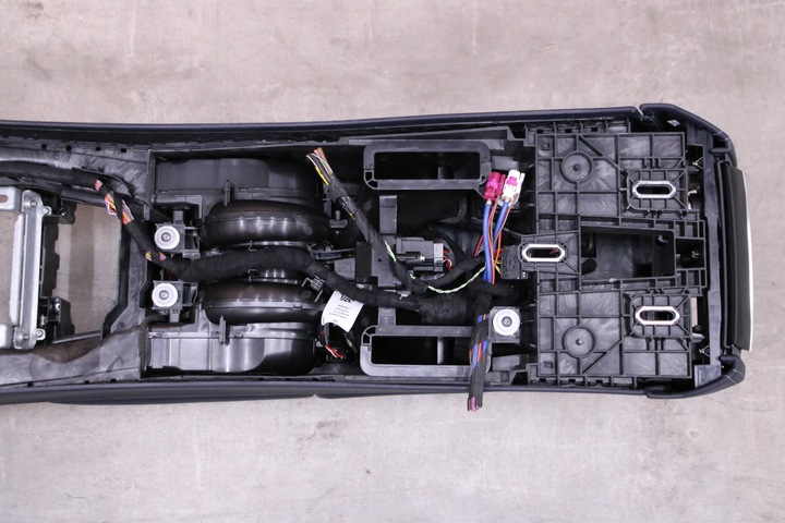 фото №13, Bmw g11 g12 туннель средний подлокотник с подогревом nachtblau