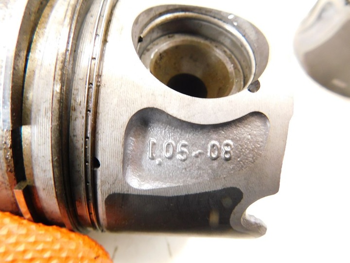 фото №8, Kpl 4 поршнів alfa romeo 159 1.9 jtdm поршень