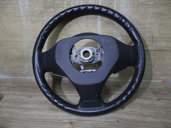фото №9, Toyota yaris ii 2 рестайлінг 09-11 кермо шкіра шкіряний гарна