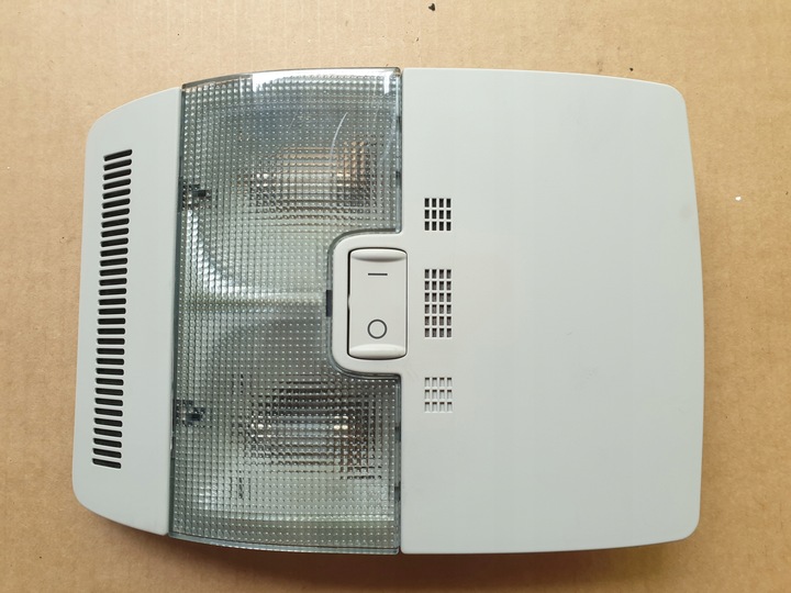 фото №1, Лампа интерьера audi a3 8p 2003- 8p0947135d