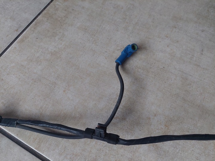 фото №10, Джгут - установка - pdc - перед --- шланг камери - vw touareg ii - 7p6