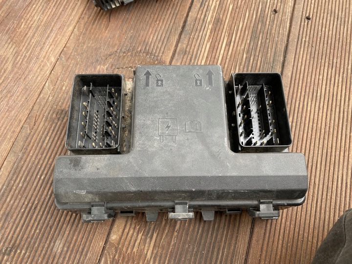 фото №1, Mondeo mk5 коробка предохранителей fg9t-14a067-za