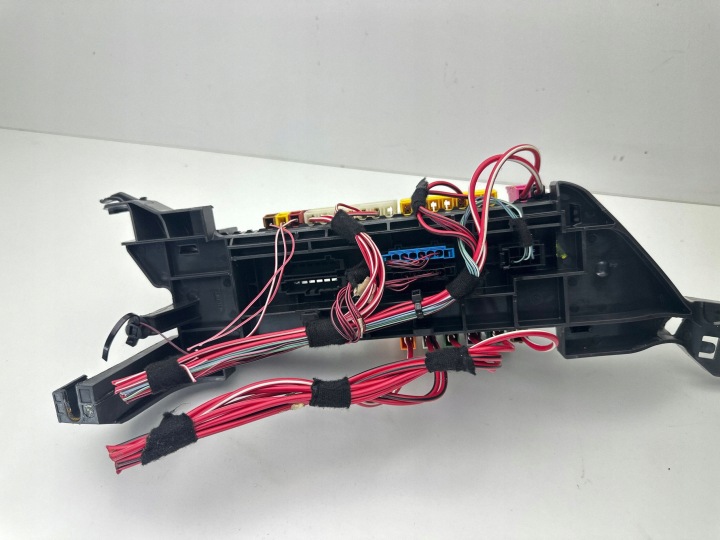 фото №16, Защита коробка предохранителей mercedes gle w166 a1665452800 cfd 1317