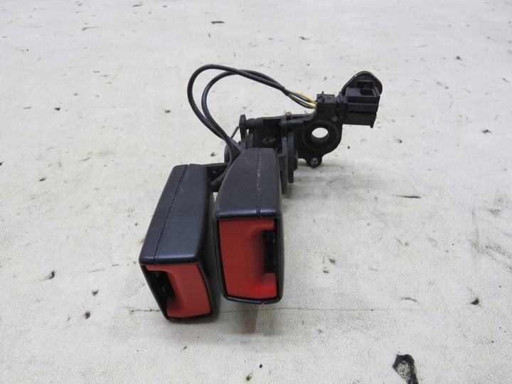 фото №3, Застёжка ремня левый зад passat b8 универсал 8v0857739