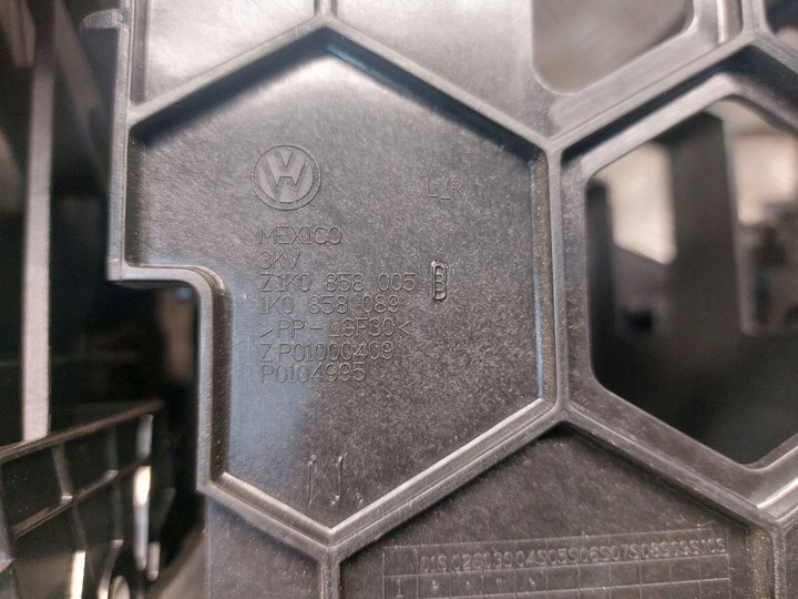 фото №9, Рамка средняя консоли корзина радио 2 din vw jetta v 1k0819743a 1k0858089