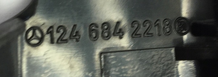 фото №6, Заглушка гвинт кронштейни сидінь mercedes w124 w201 1246842218 права чорна