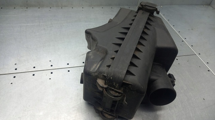 фото №7, Корпус фильтра воздуха toyota avensis t25 2.0d 05r