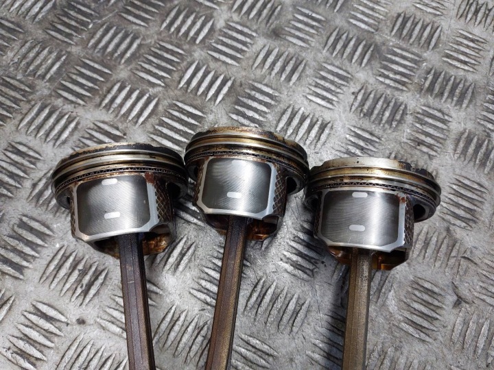 фото №8, Вал коленчатый + поршень + шатун seat ibiza iii 1.2 12v bxv