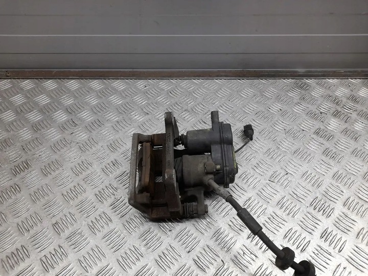 фото №10, Audi a8 s8 d4 4h 4h0615403a зад левая зажимы