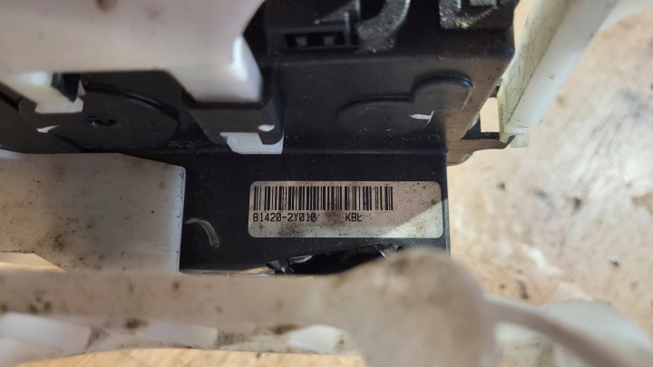 фото №5, Замок двері праві зад hyundai ix35 13-15 рестайлінг 4 pin 81420-2y010