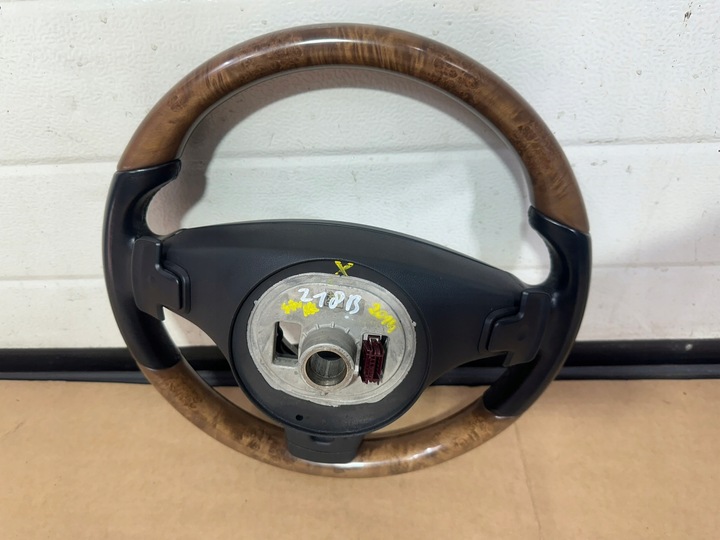 фото №7, Кермо, дерево, шкіра, пелюстки mercedes cls w218, e клас w212