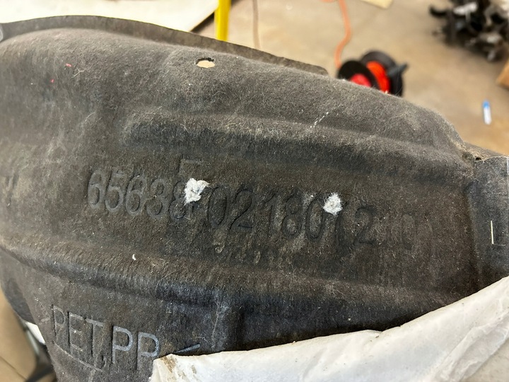 фото №9, Corolla e21 универсал подкрылок задние левый зад