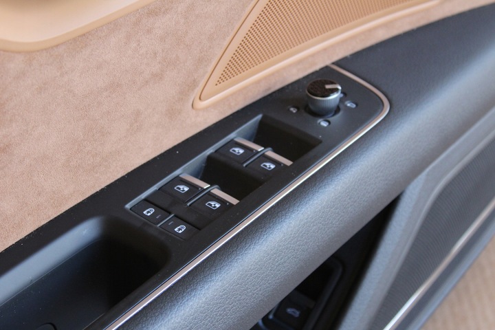 фото №9, Оббивка обшивки двері комплект audi a8 довгий 4n d5