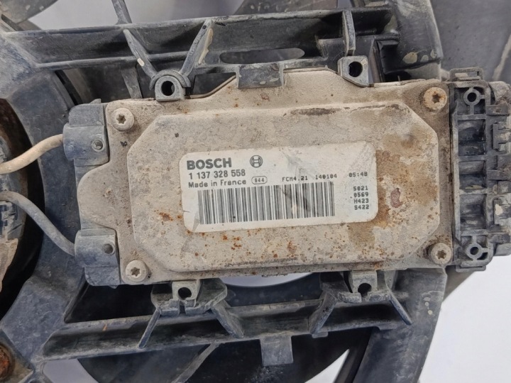 фото №4, Ford focus mk2 рестайлінг 1.6tdci вентилятор охолодження радіатора (дифузор) 3m5h-8c607-rj