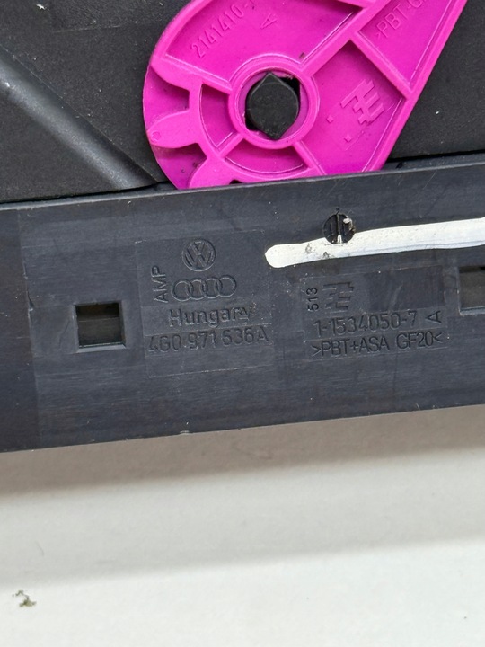 фото №13, Audi volkswagen skoda штекер разъём соединитель + шланг 4g0971636a