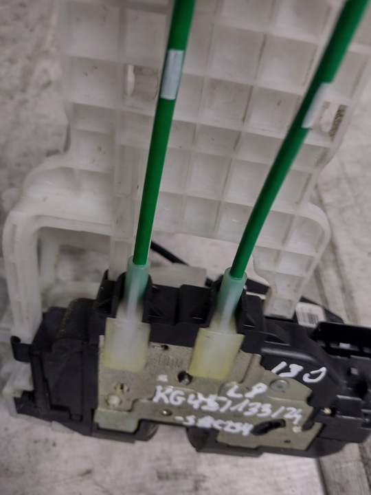 фото №10, Замок дверь левый перед hyundai i30 hb 81310-2l020