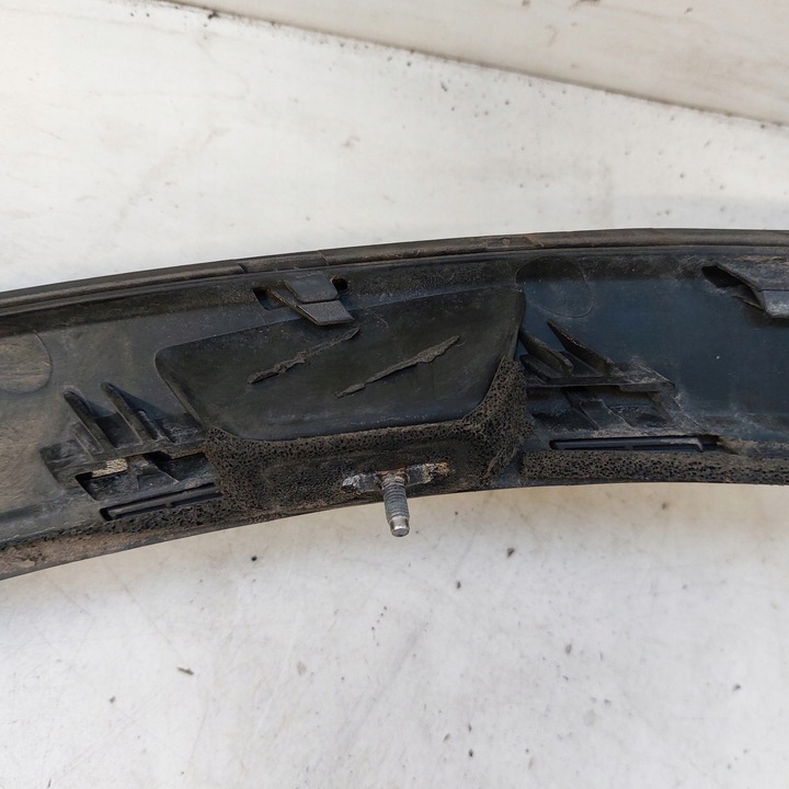 фото №11, Opel insignia универсал рестайлинг планка накладка na крышка багажника