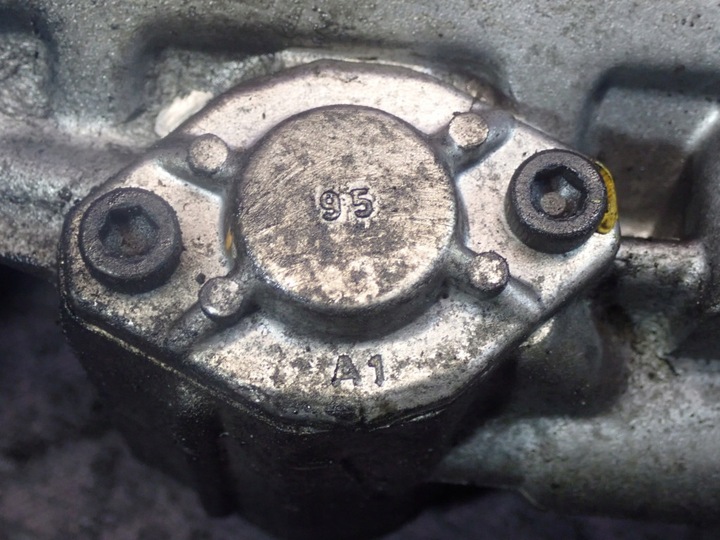 фото №14, Mazda 323f bj 00-03 рестайлинг 2.0 d 101km насос впрыскивающий rf4f13800