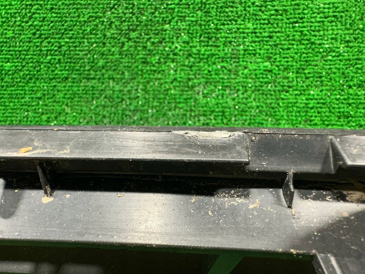 фото №7, Решётка бампера средняя renault clio iii рестайлинг 09-12r 2005952