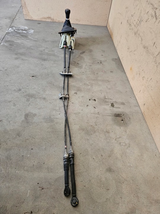 фото №5, Audi a4 b8 рестайлінг 2.0 tdi троси вибірник коробки передач 6 коробки передач хром