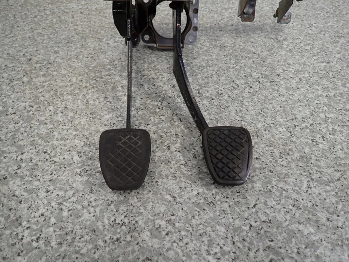 фото №2, Subaru forester iii sh 2.0d 09- педали тормоза сцепления