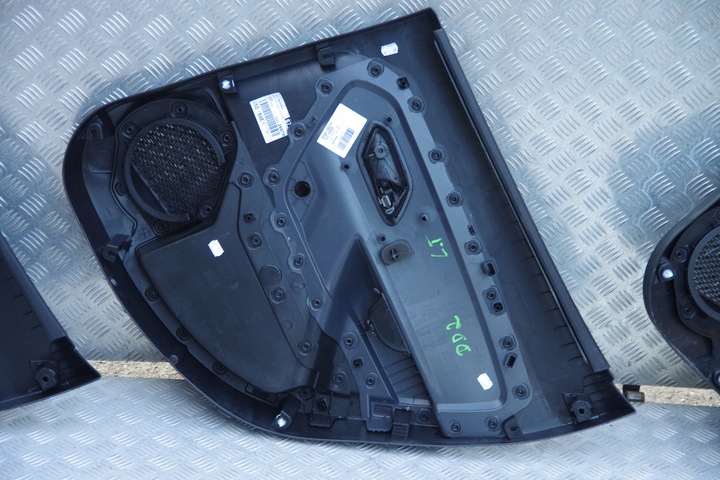 фото №7, Оббивка боковина двері dacia duster ii 18