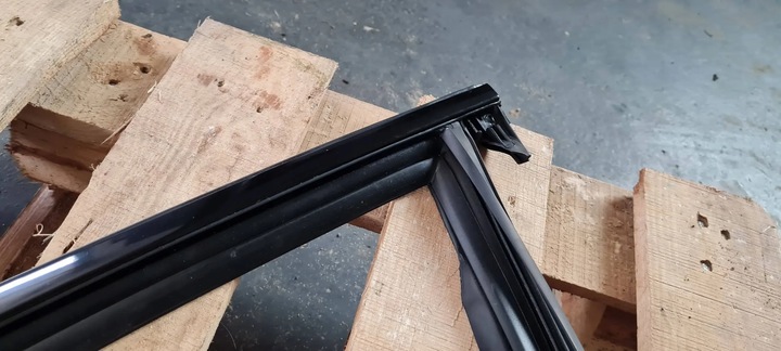 фото №9, Q7 4m ii прокладка скла двері ліва лівий перед 4m0837431a