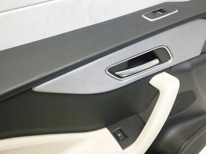 фото №13, Jaguar f-pace боковина обивка дверь перед левый hk83-20163a-bw t4a8069