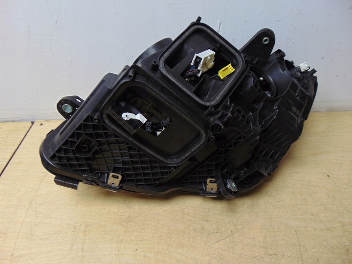 фото №11, Лампа права перед mercedes w205 рестайлінг повний європа