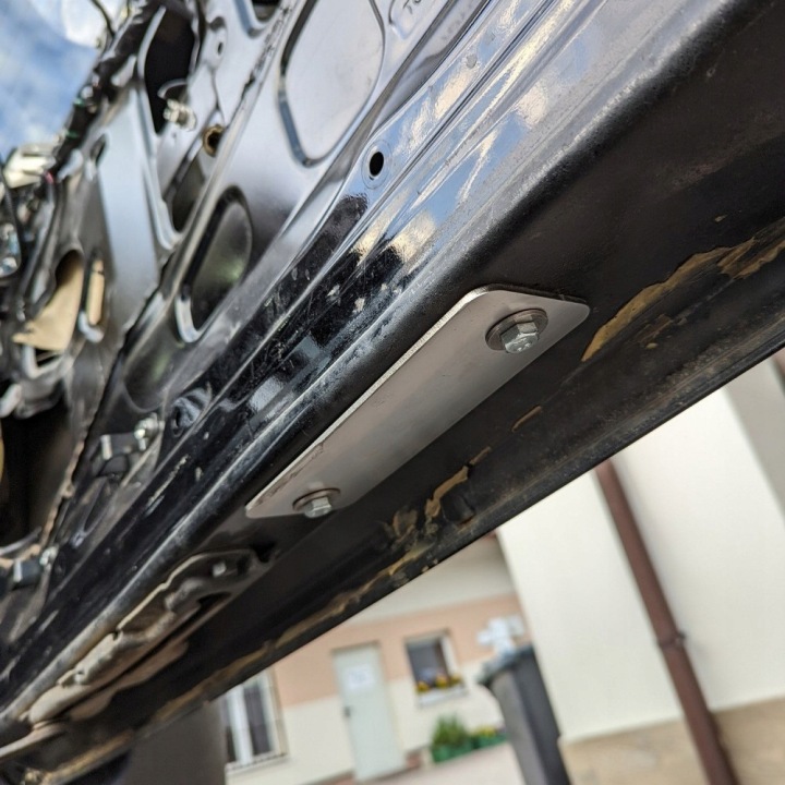 фото №16, Кріплення запасного колеса bison gear toyota land cruiser 120