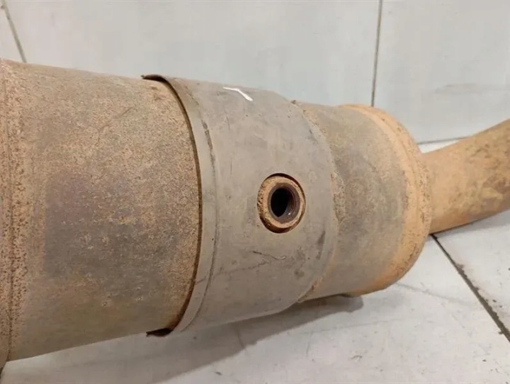 фото №8, Dodge ram mk5 1500 trx catalytic converter left defective mopar