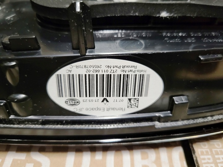 фото №9, Новая оригинальная лампа задняя renault espace v правая крышка 265507870r