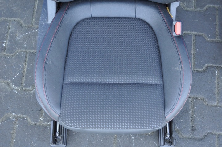 фото №7, Ford focus mk4 сиденья диван обшивки кожа 20r uk