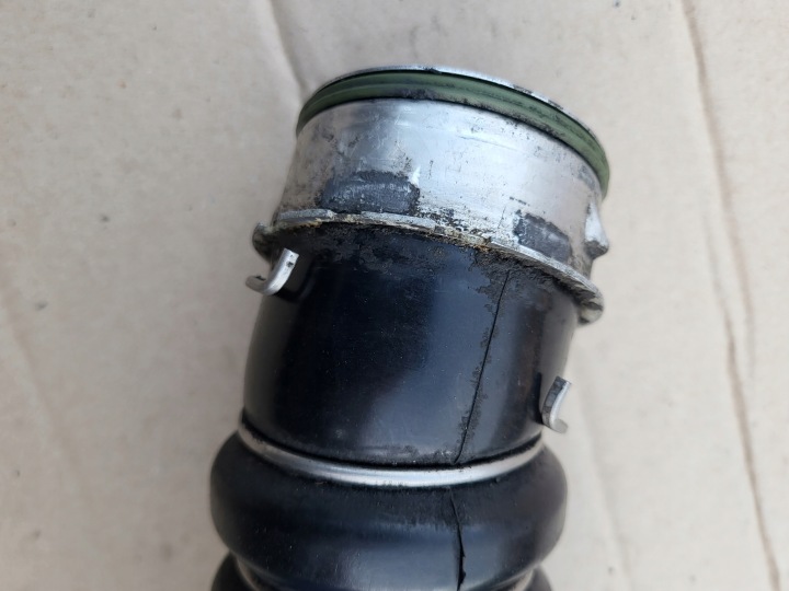 фото №12, Труба трубка  интеркулер воздуха bmw 1 e87 e81 3 e90 x3 e83 2.0d n47 oem номер