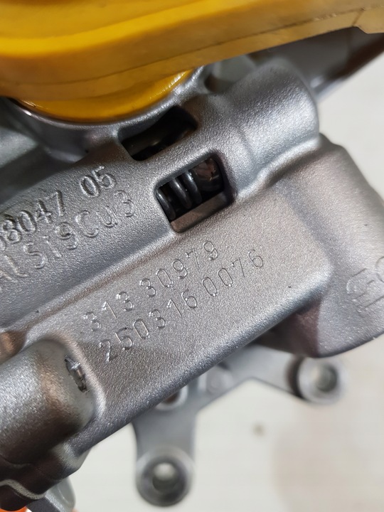 фото №16, Насос маслоприймач масла 31330979 volvo v70 xc60 xc70 s60 s80 2.4d