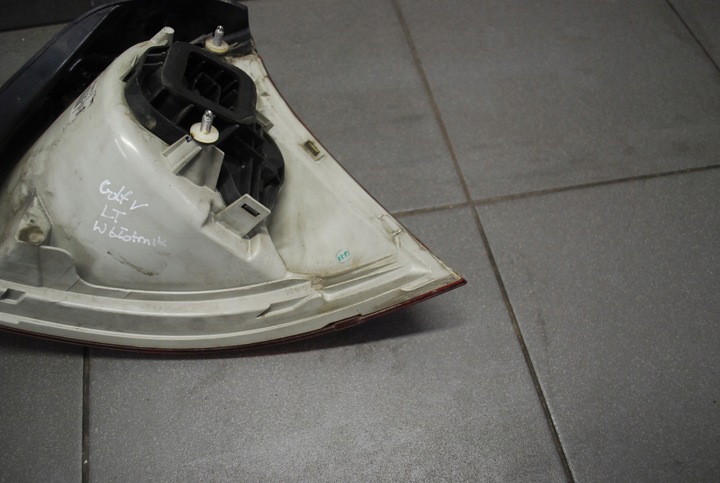 фото №11, Лампа левый зад vw golf v 1k6945095q